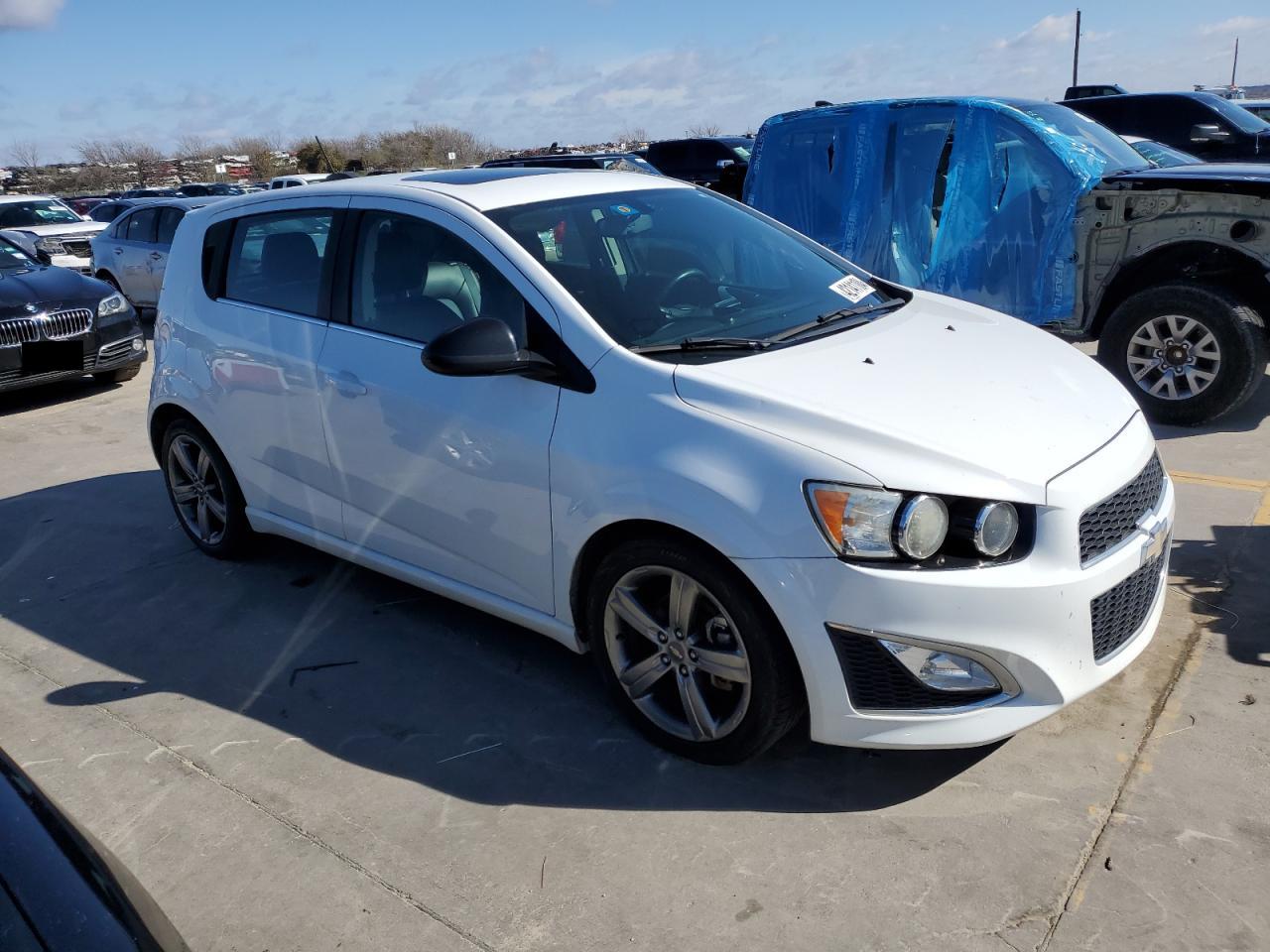 Photo 3 VIN: 1G1JG6SB1F4126041 - CHEVROLET SONIC 