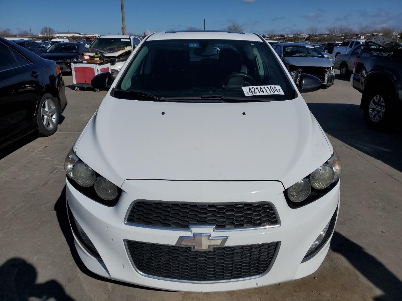 Photo 4 VIN: 1G1JG6SB1F4126041 - CHEVROLET SONIC 