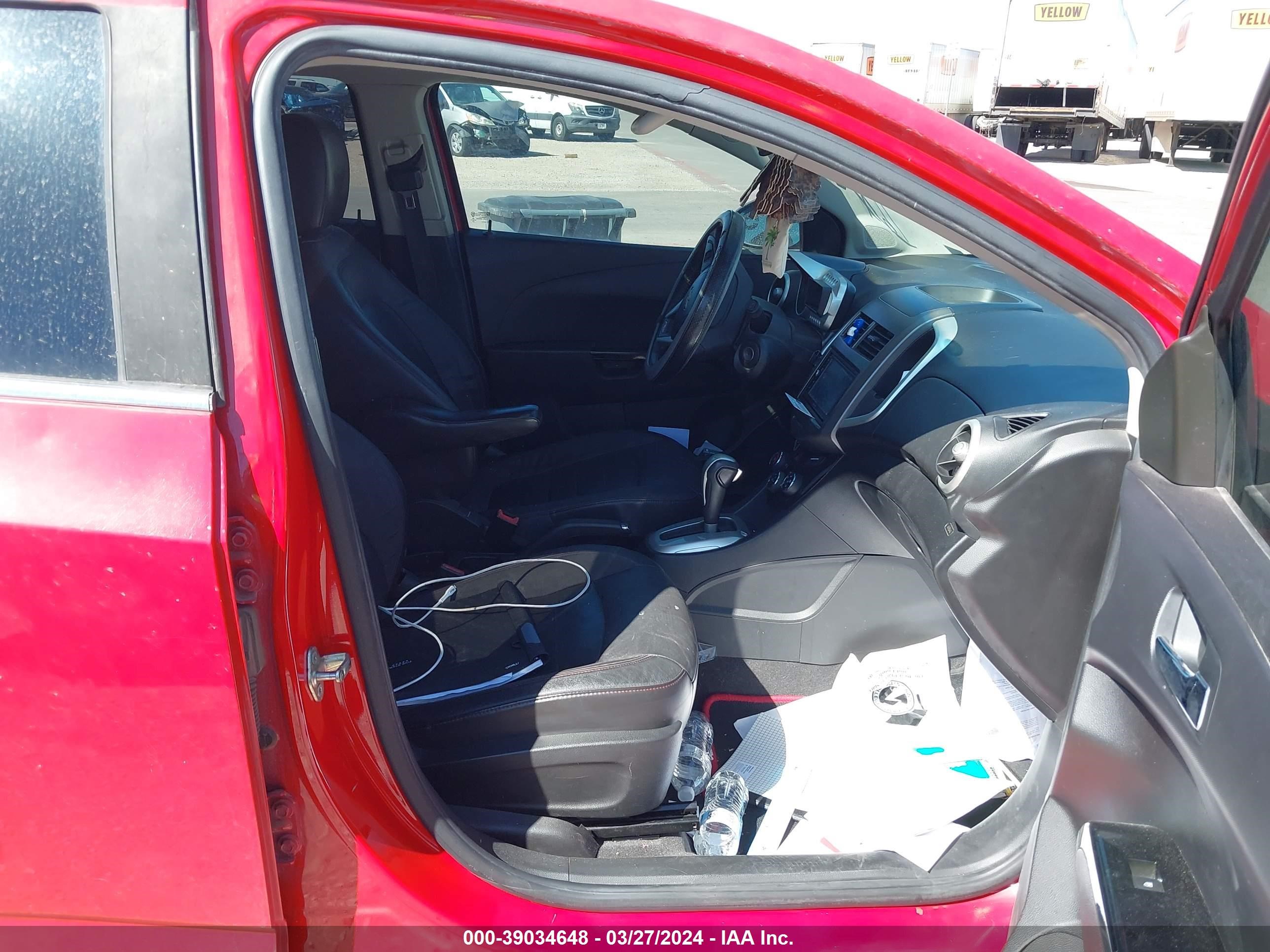 Photo 4 VIN: 1G1JG6SB3D4183886 - CHEVROLET SONIC 