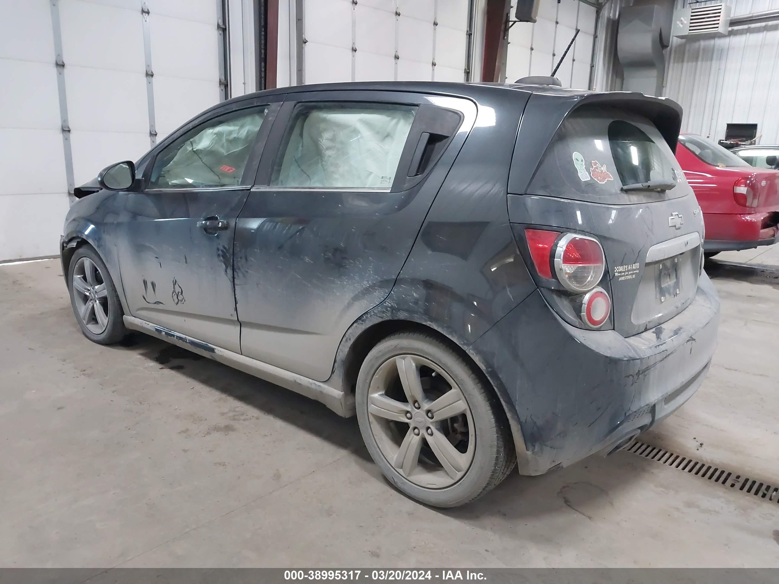 Photo 2 VIN: 1G1JG6SB3F4184913 - CHEVROLET SONIC 