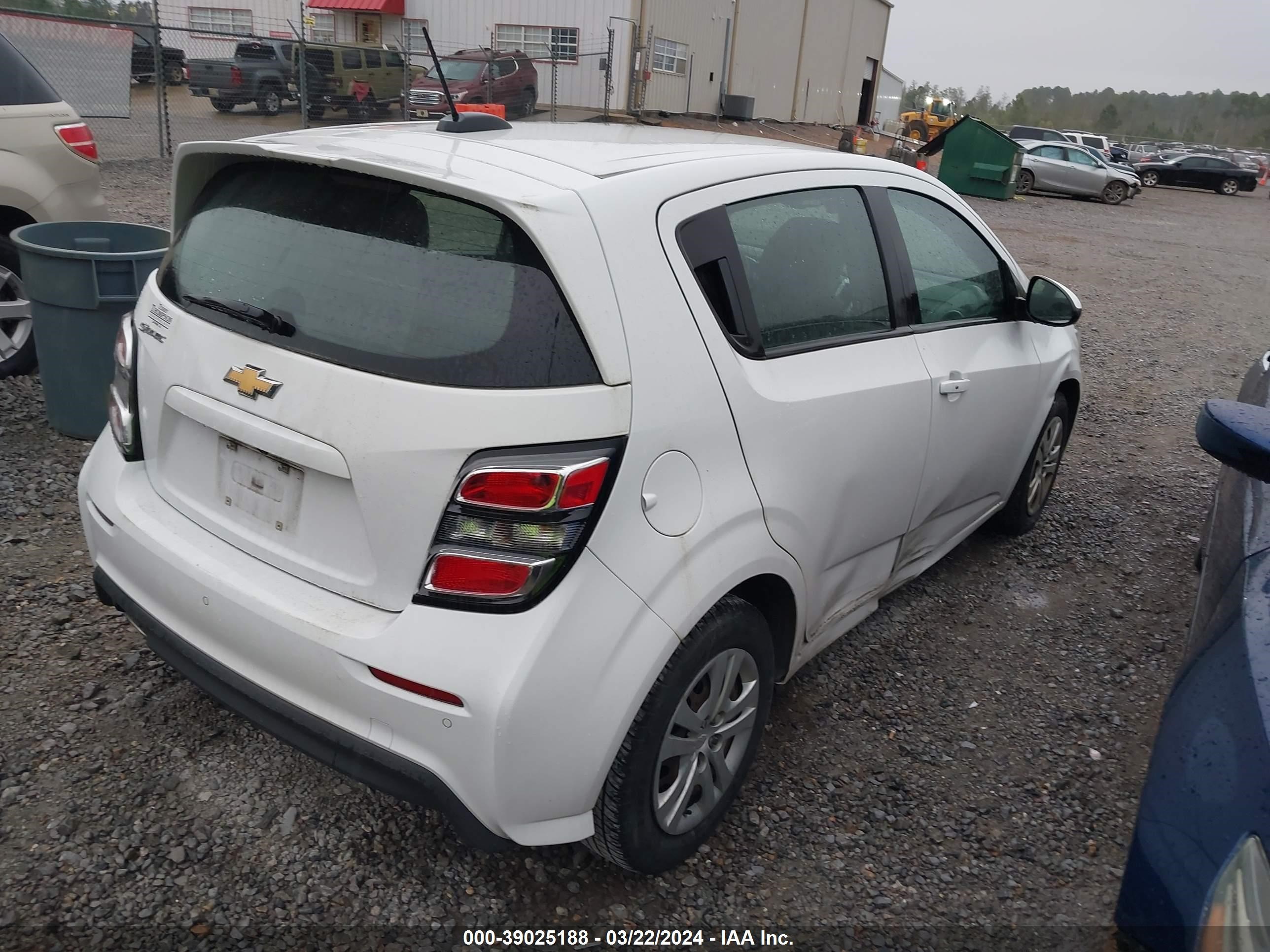 Photo 3 VIN: 1G1JG6SB4L4133500 - CHEVROLET SONIC 