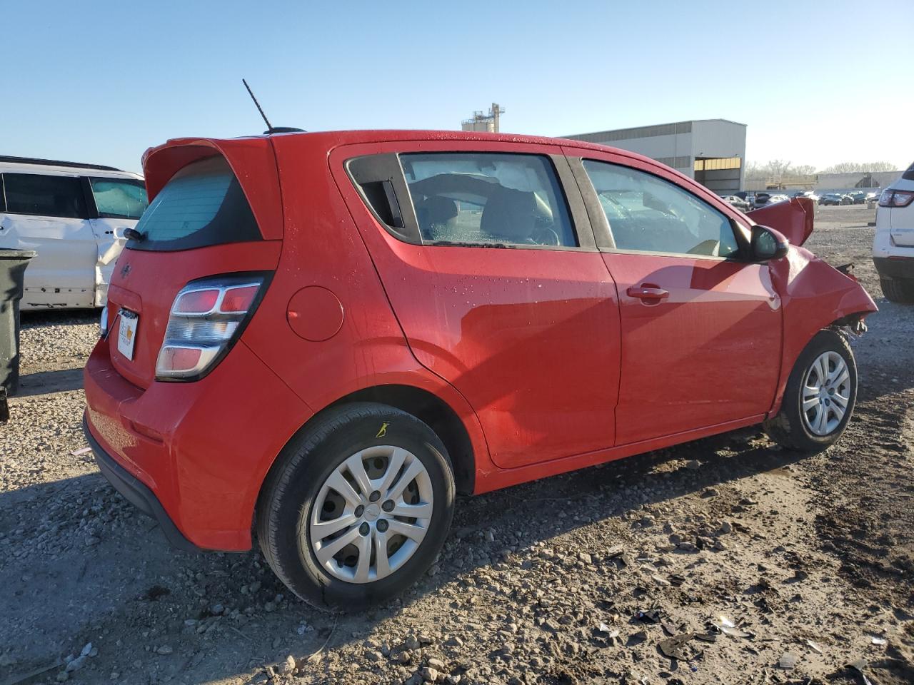 Photo 2 VIN: 1G1JG6SB5L4128239 - CHEVROLET SONIC 