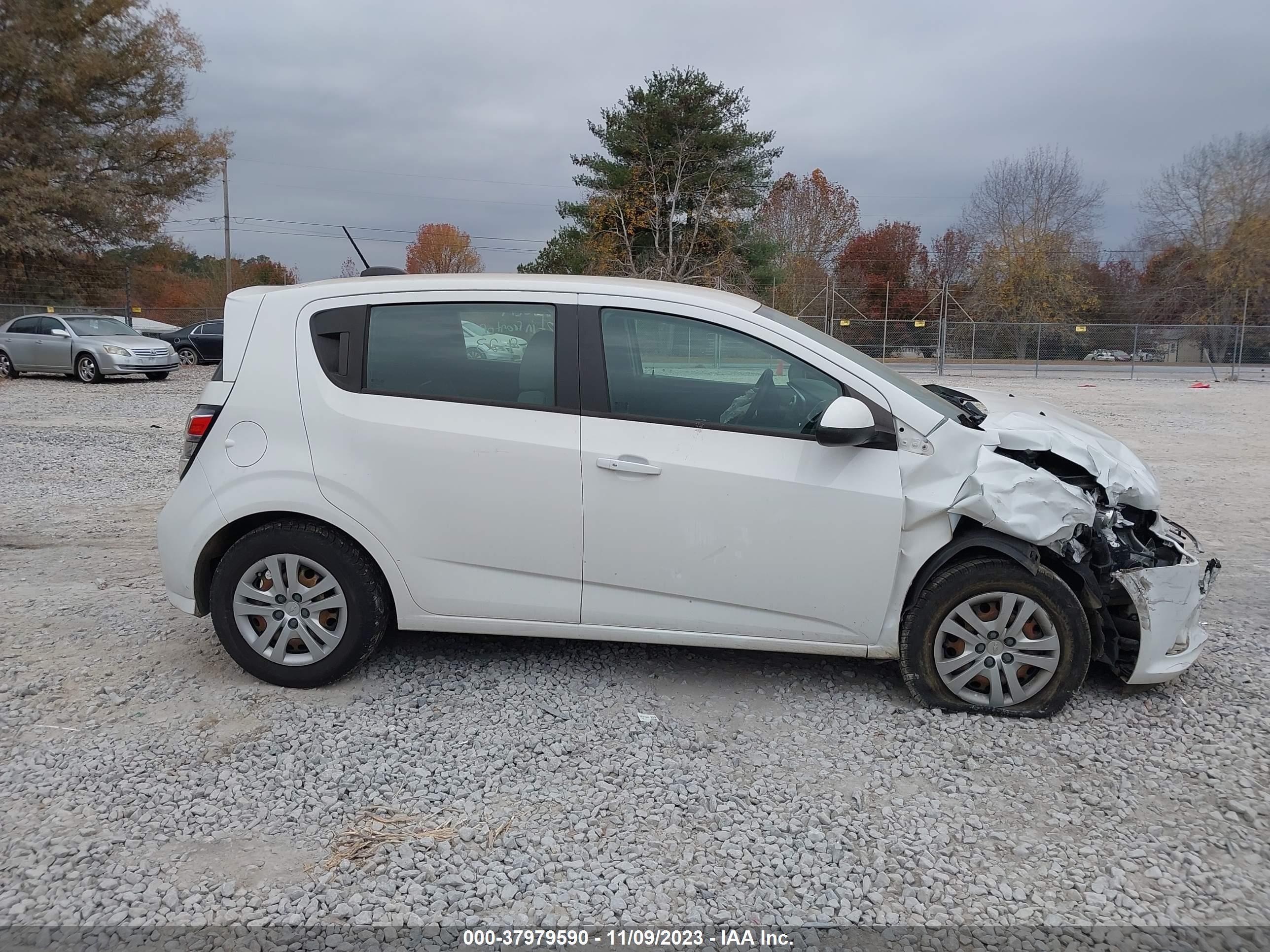 Photo 12 VIN: 1G1JG6SB7K4130508 - CHEVROLET SONIC 