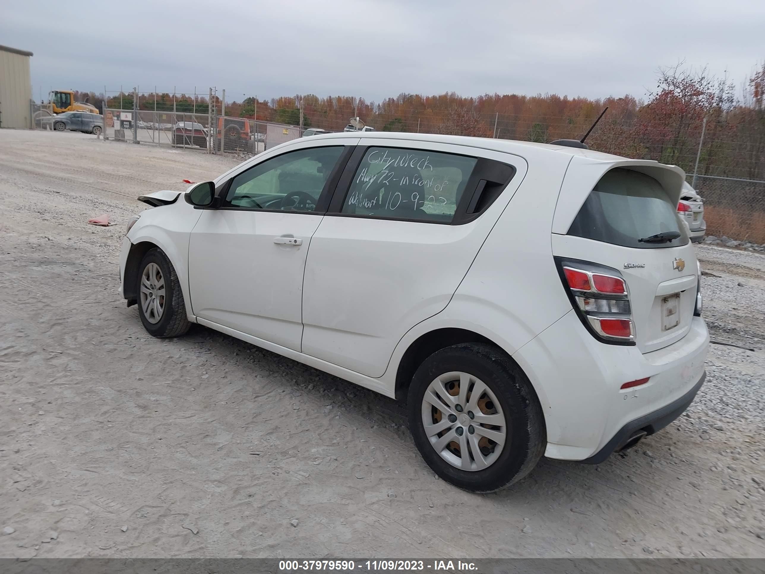 Photo 2 VIN: 1G1JG6SB7K4130508 - CHEVROLET SONIC 