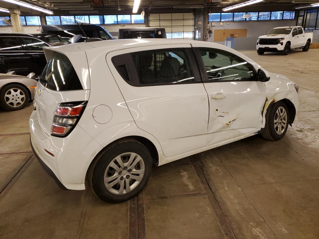 Photo 2 VIN: 1G1JG6SB7L4112186 - CHEVROLET SONIC 