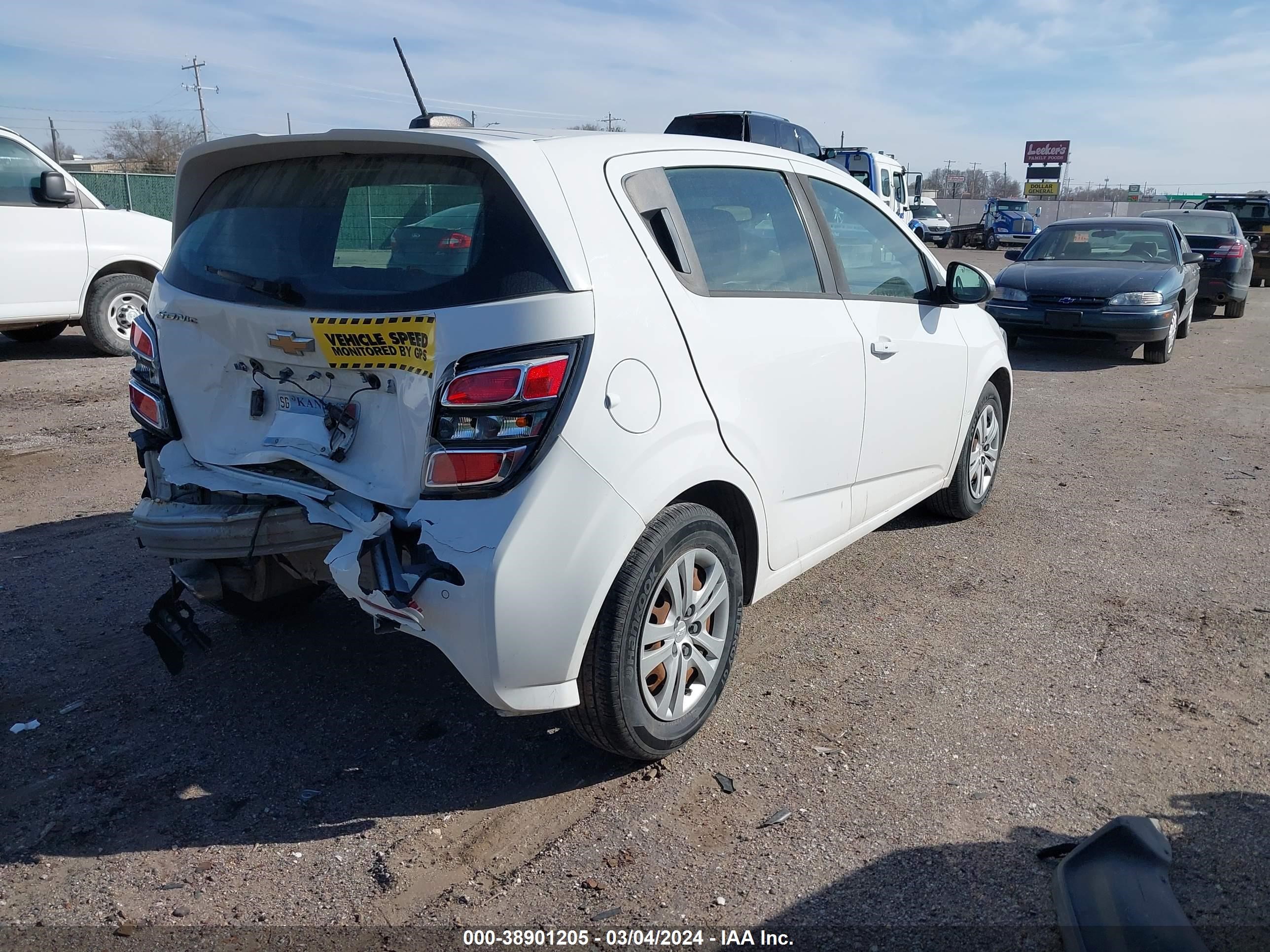 Photo 3 VIN: 1G1JG6SB8K4122255 - CHEVROLET SONIC 