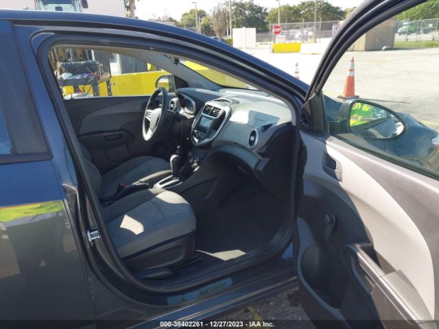 Photo 4 VIN: 1G1JG6SB8L4121074 - CHEVROLET SONIC 