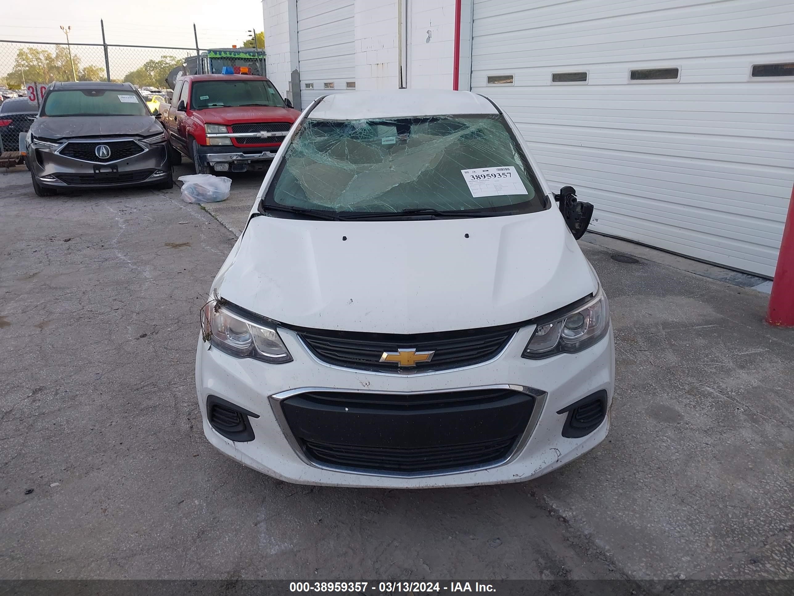 Photo 11 VIN: 1G1JG6SBXK4107028 - CHEVROLET SONIC 