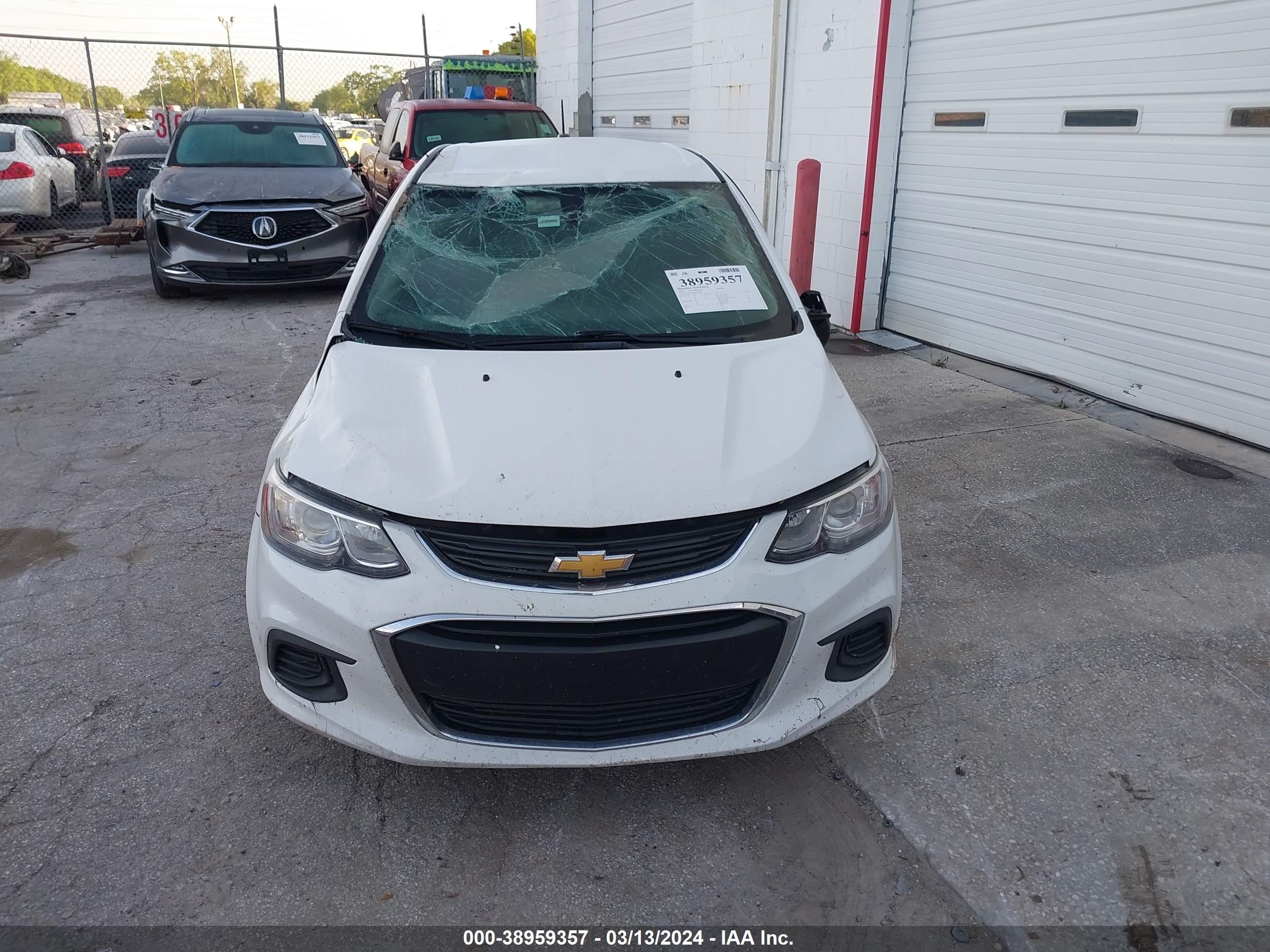 Photo 5 VIN: 1G1JG6SBXK4107028 - CHEVROLET SONIC 