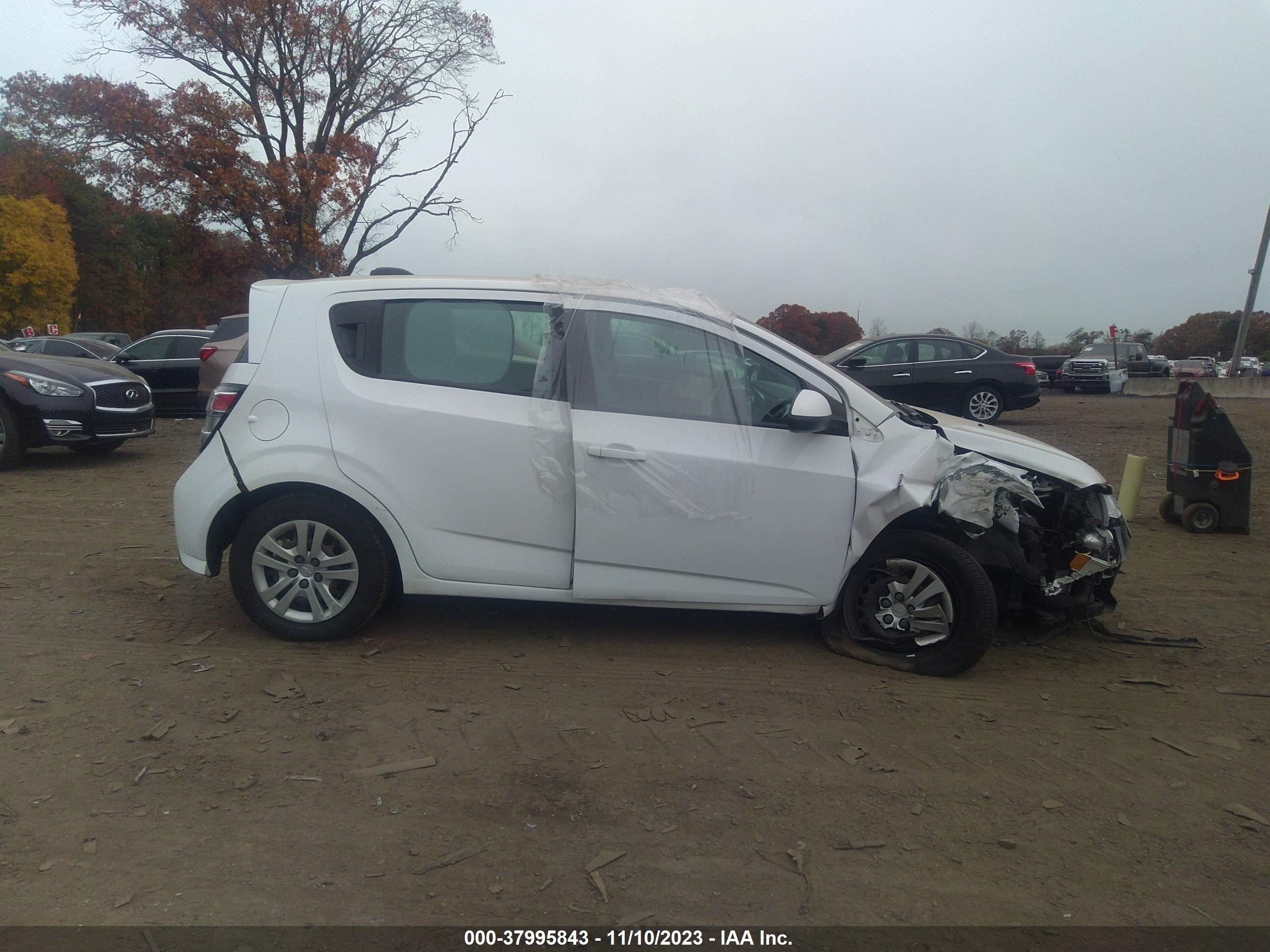 Photo 12 VIN: 1G1JG6SBXK4128350 - CHEVROLET SONIC 