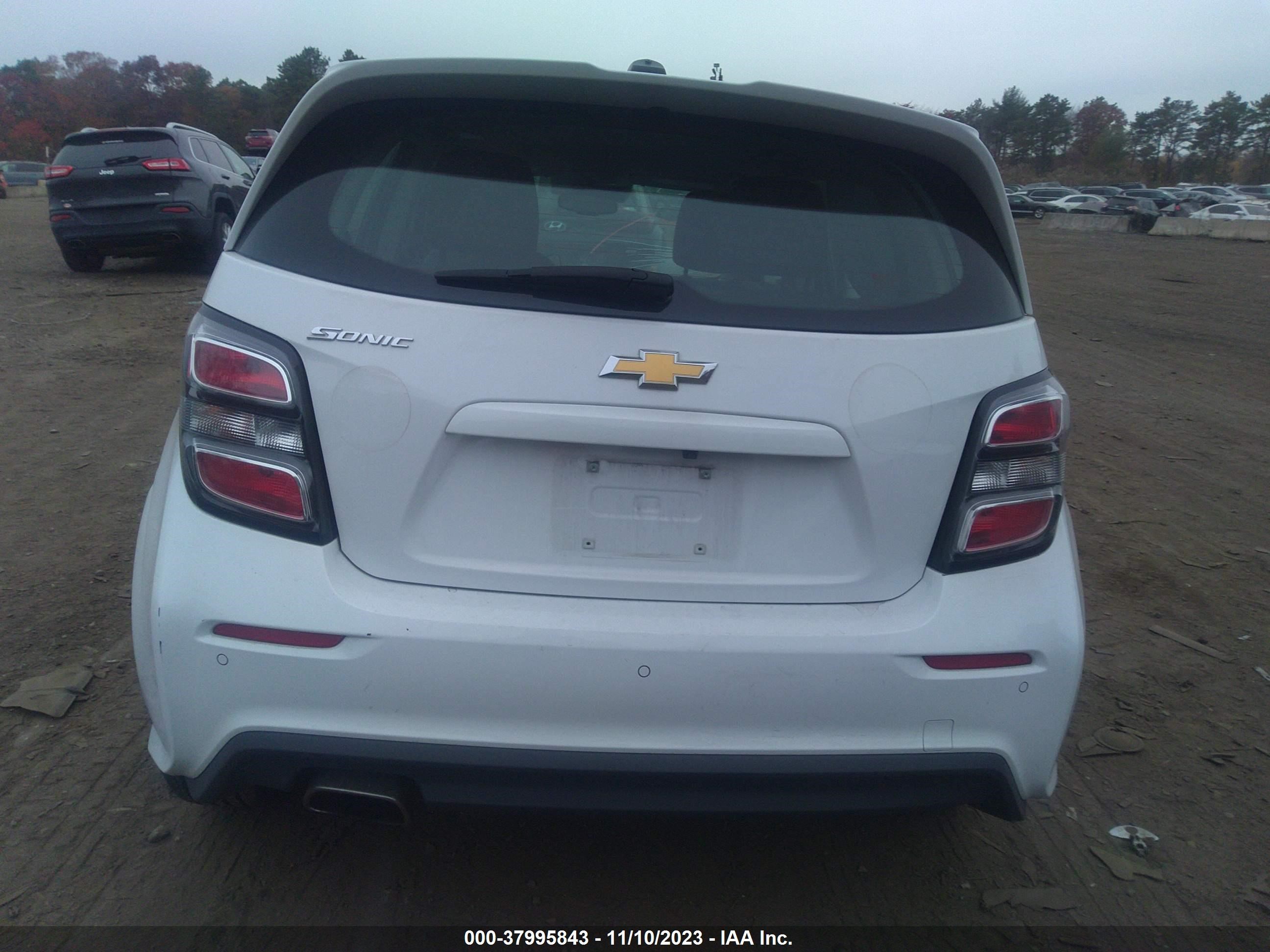 Photo 15 VIN: 1G1JG6SBXK4128350 - CHEVROLET SONIC 