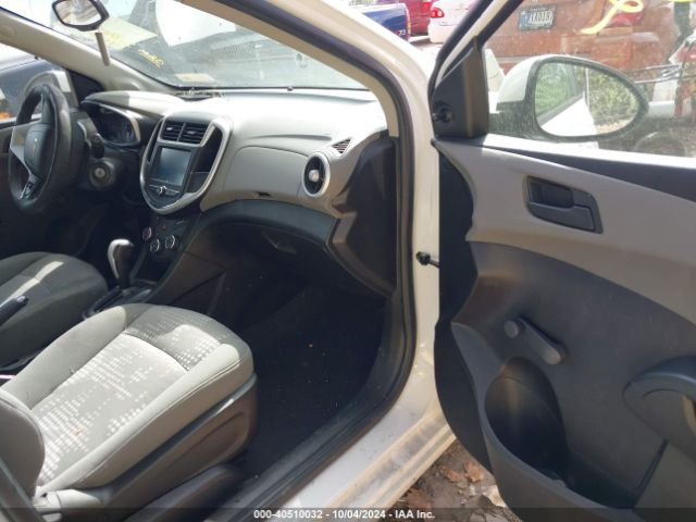 Photo 4 VIN: 1G1JG6SG4H4174065 - CHEVROLET SONIC 