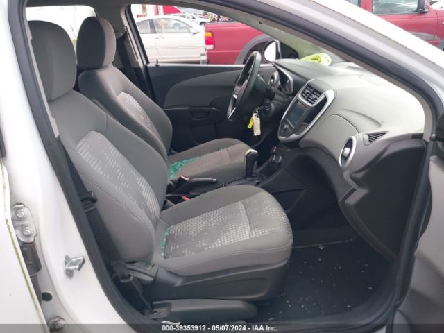 Photo 4 VIN: 1G1JG6SG7H4173282 - CHEVROLET SONIC 