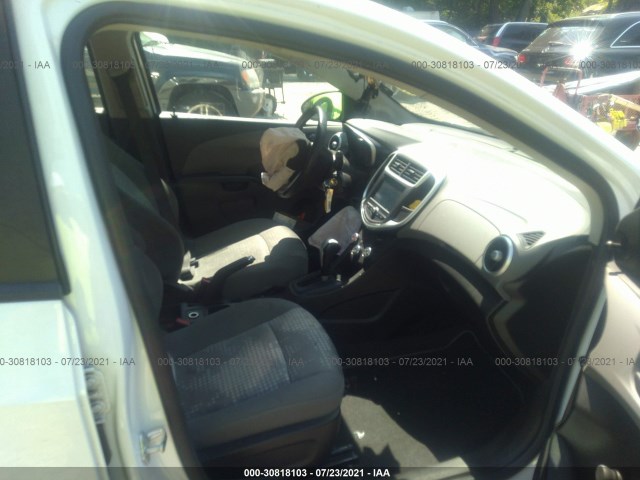 Photo 4 VIN: 1G1JG6SG8H4166311 - CHEVROLET SONIC 