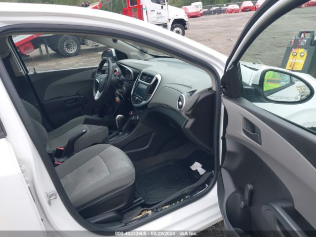 Photo 4 VIN: 1G1JG6SG9H4171808 - CHEVROLET SONIC 