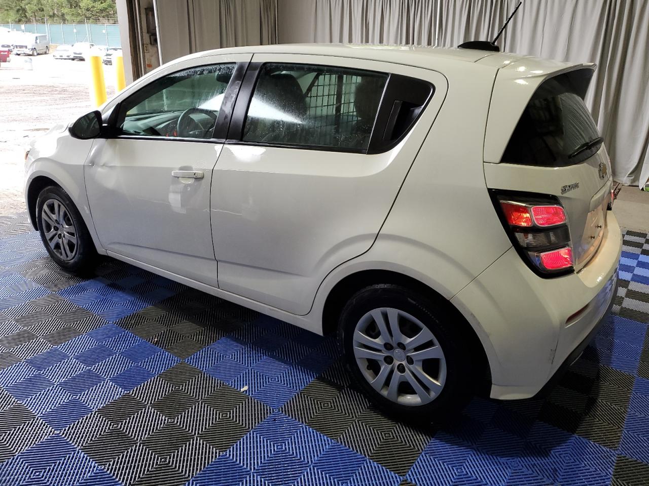 Photo 1 VIN: 1G1JG6SH0J4110426 - CHEVROLET SONIC 