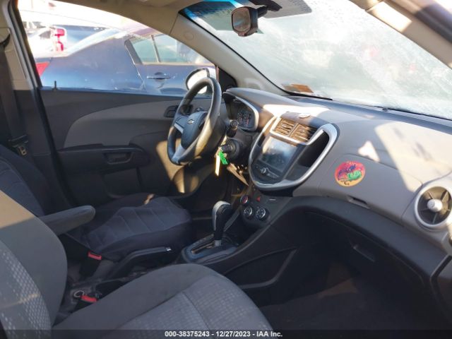 Photo 4 VIN: 1G1JG6SH3H4169366 - CHEVROLET SONIC 