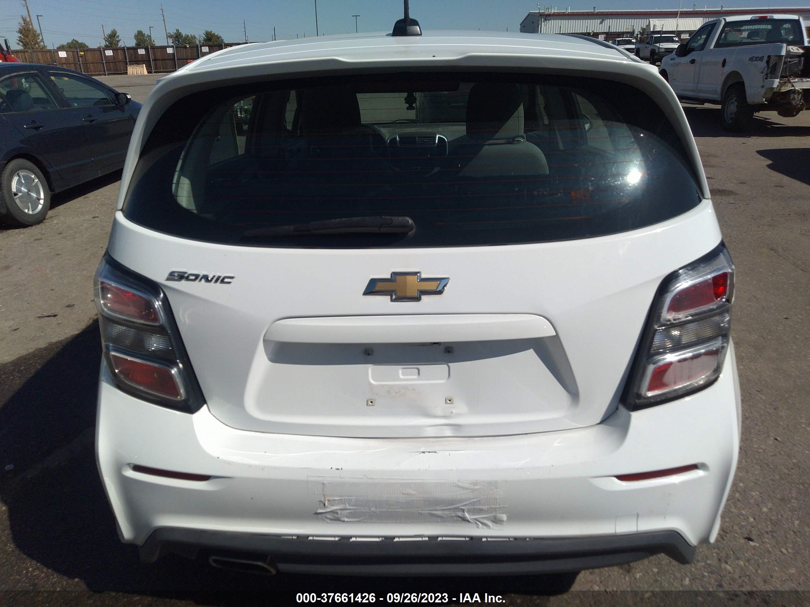 Photo 15 VIN: 1G1JG6SH4H4165911 - CHEVROLET SONIC 