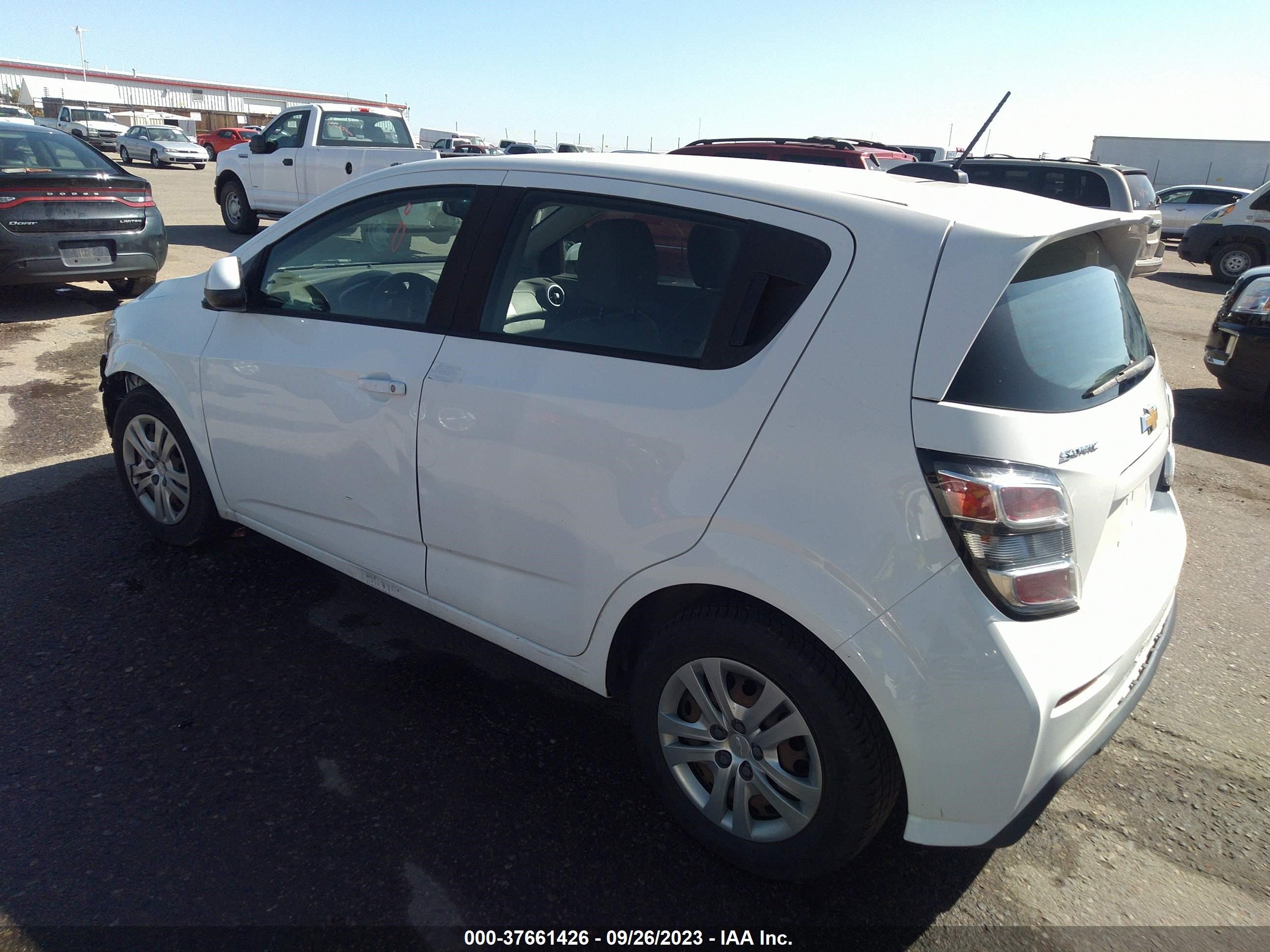 Photo 2 VIN: 1G1JG6SH4H4165911 - CHEVROLET SONIC 