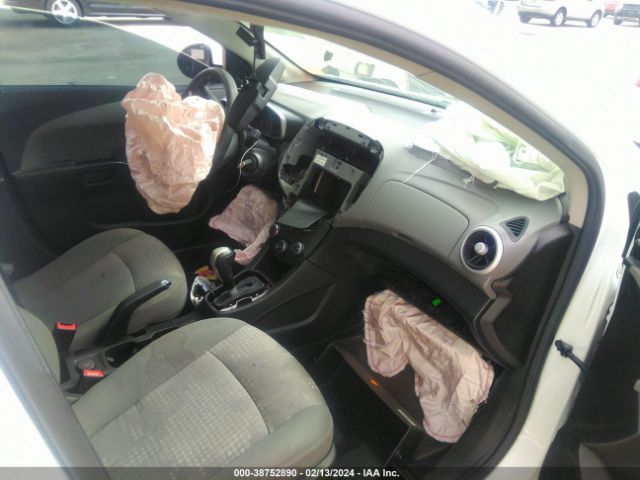 Photo 4 VIN: 1G1JG6SH5H4140919 - CHEVROLET SONIC 