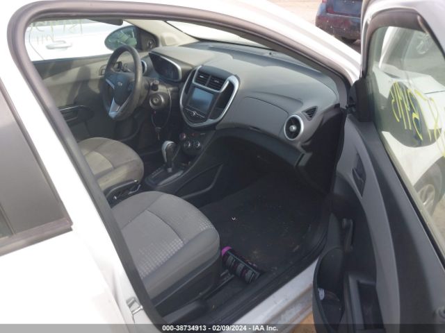 Photo 4 VIN: 1G1JG6SH5H4153914 - CHEVROLET SONIC 