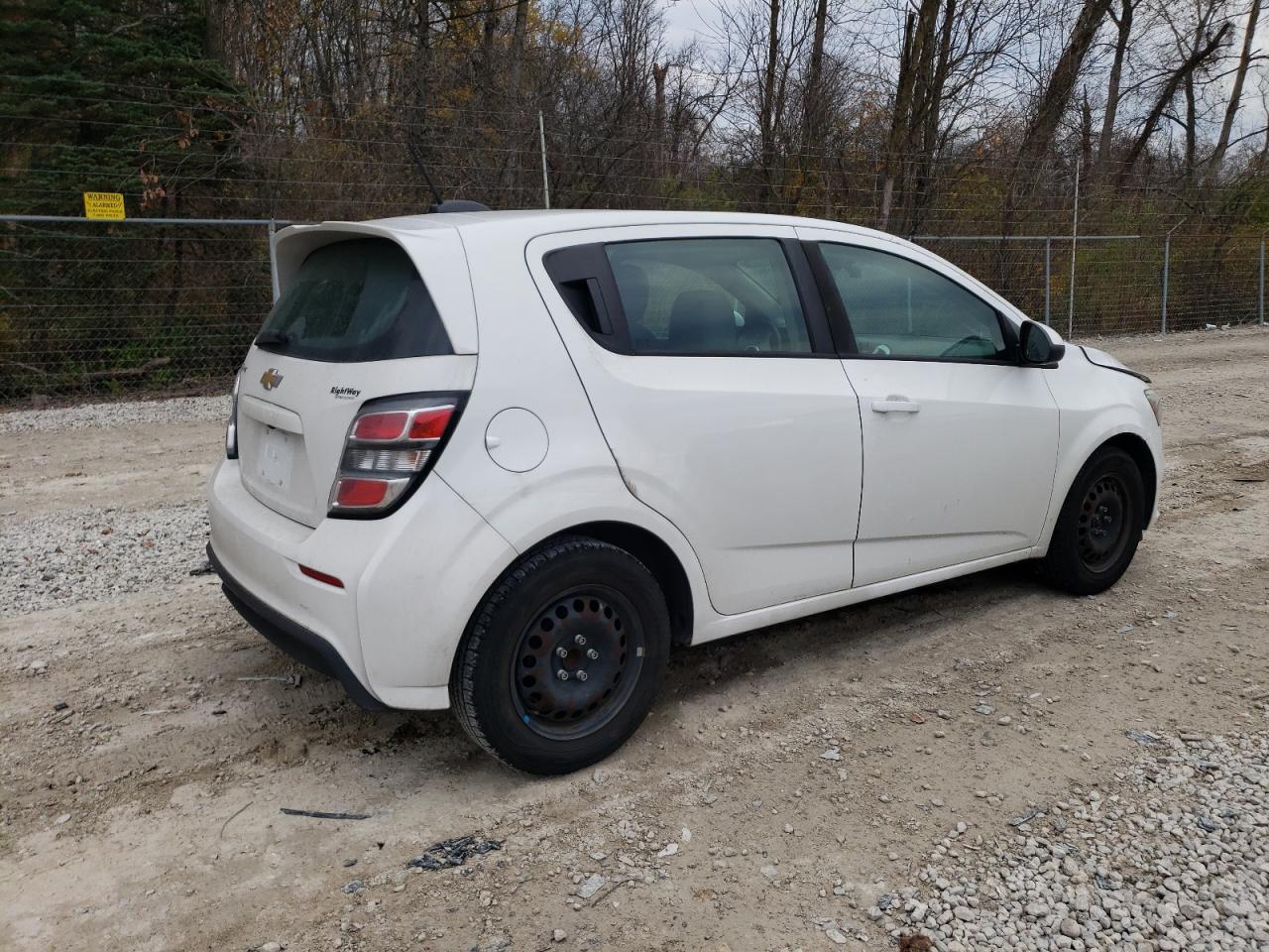 Photo 2 VIN: 1G1JG6SH5H4165898 - CHEVROLET SONIC 