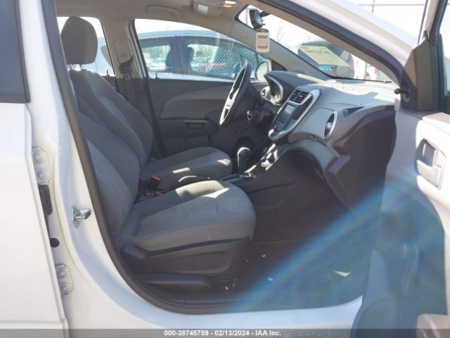 Photo 4 VIN: 1G1JG6SH5H4173502 - CHEVROLET SONIC 