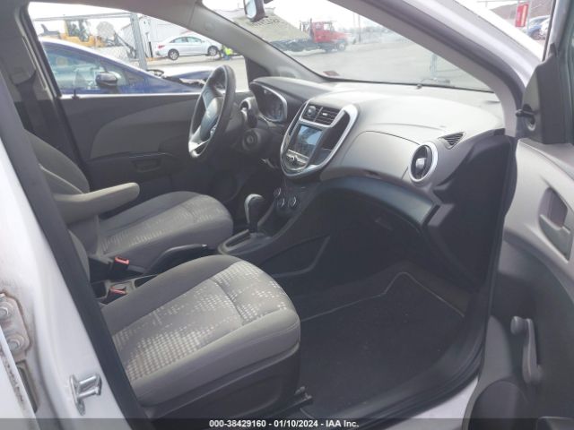 Photo 4 VIN: 1G1JG6SH5J4113340 - CHEVROLET SONIC 