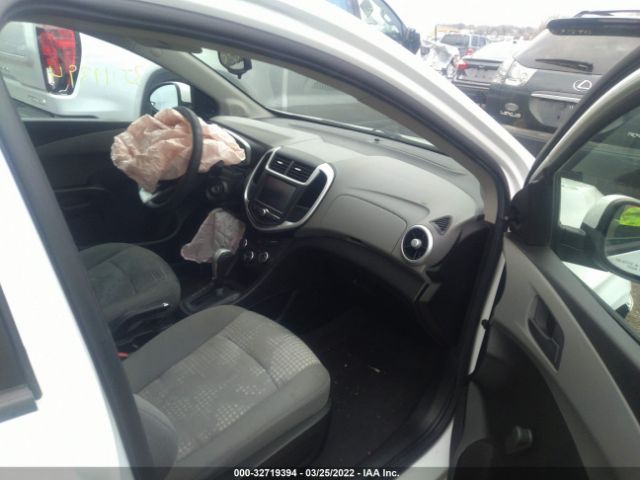 Photo 4 VIN: 1G1JG6SH6H4134174 - CHEVROLET SONIC 