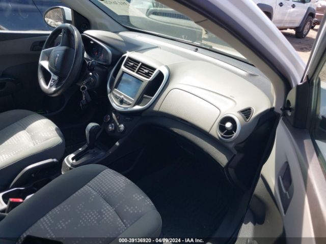 Photo 4 VIN: 1G1JG6SH6H4146308 - CHEVROLET SONIC 