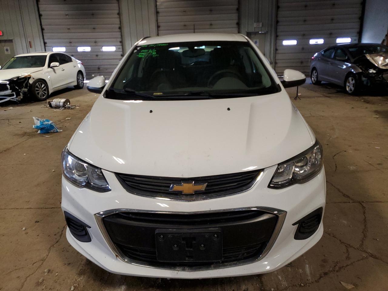 Photo 4 VIN: 1G1JG6SH7H4173033 - CHEVROLET SONIC 