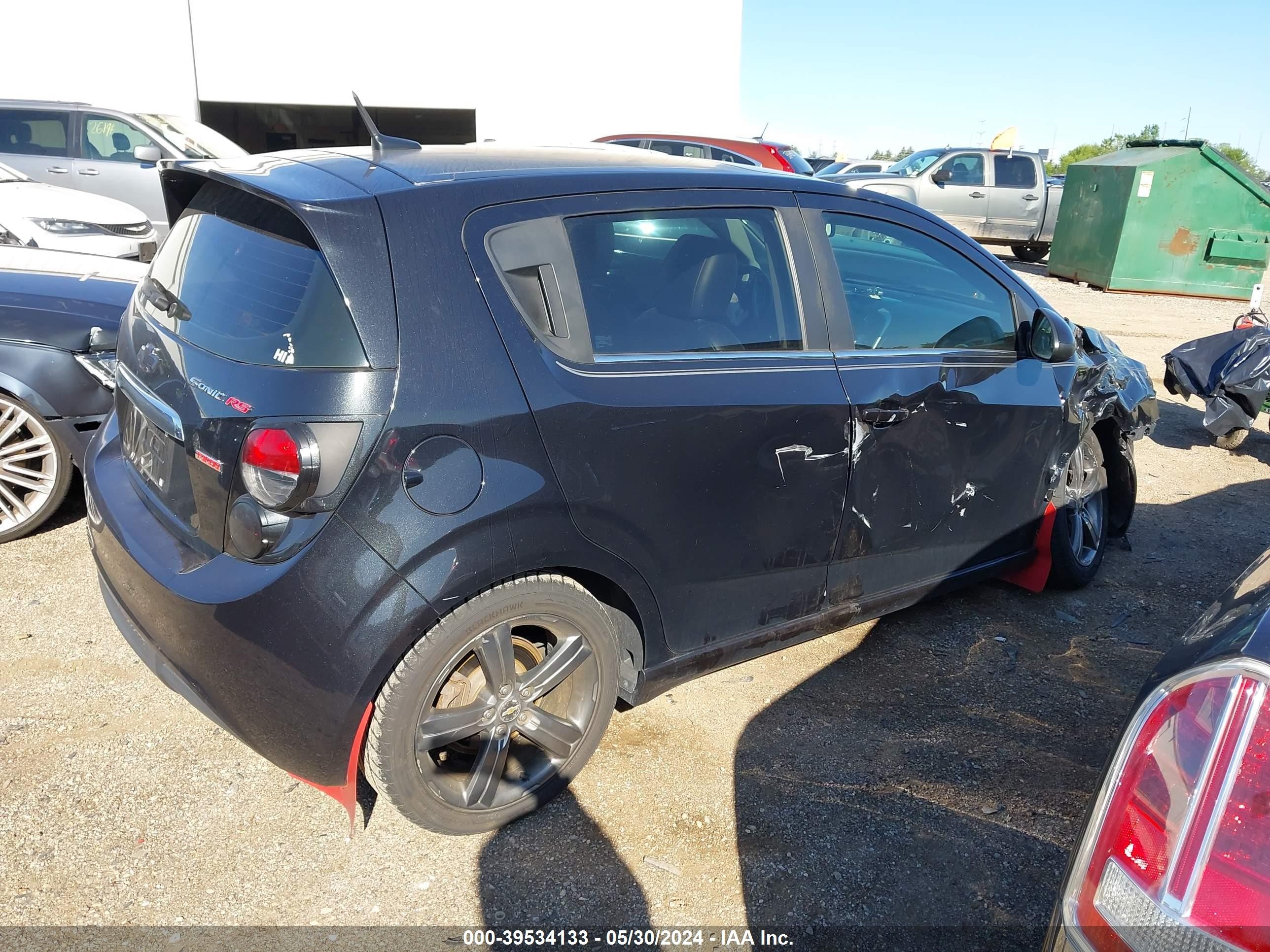 Photo 3 VIN: 1G1JH6SB1E4164168 - CHEVROLET SONIC 