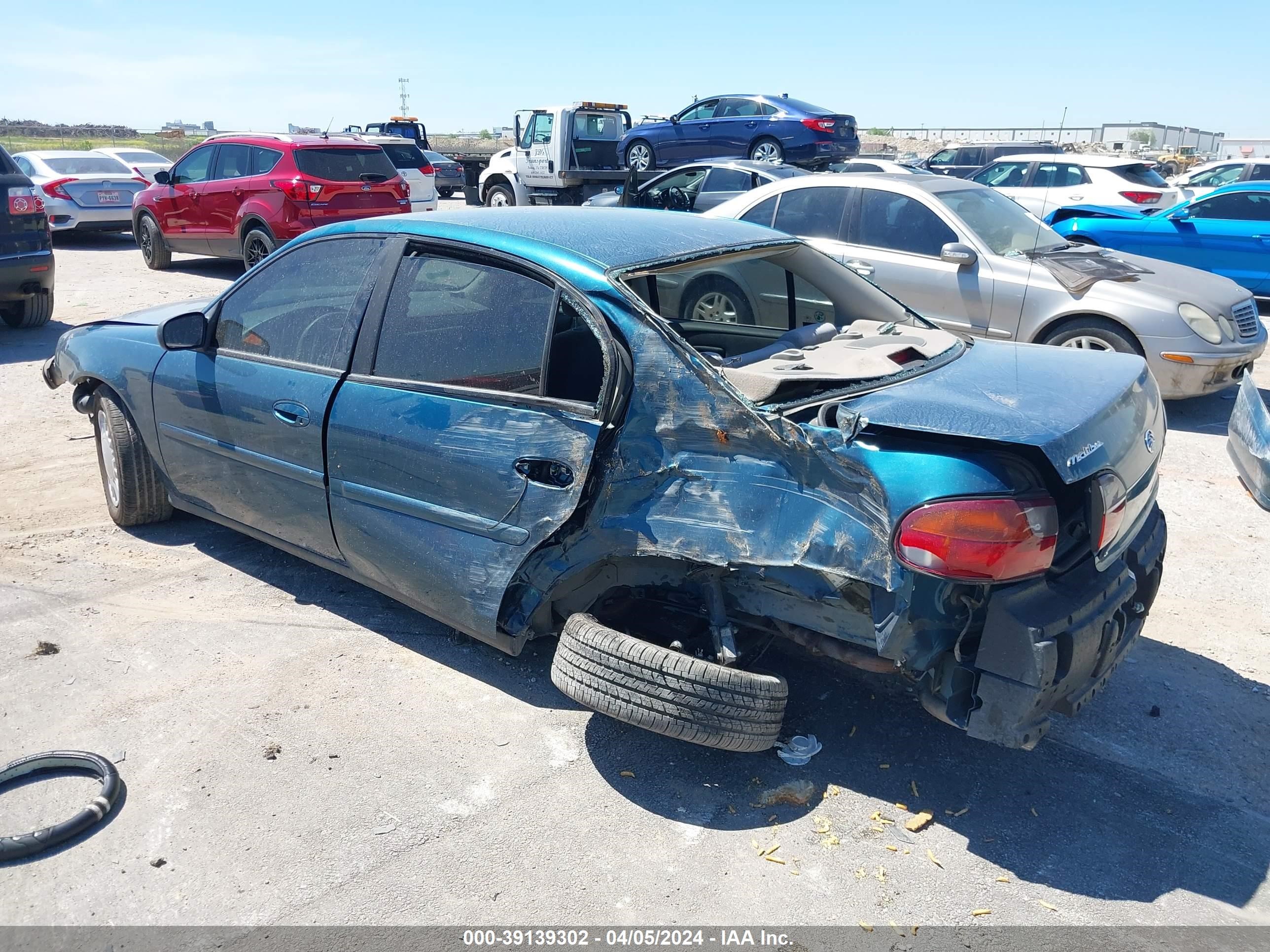 Photo 2 VIN: 1G1ND52J42M560699 - CHEVROLET MALIBU 