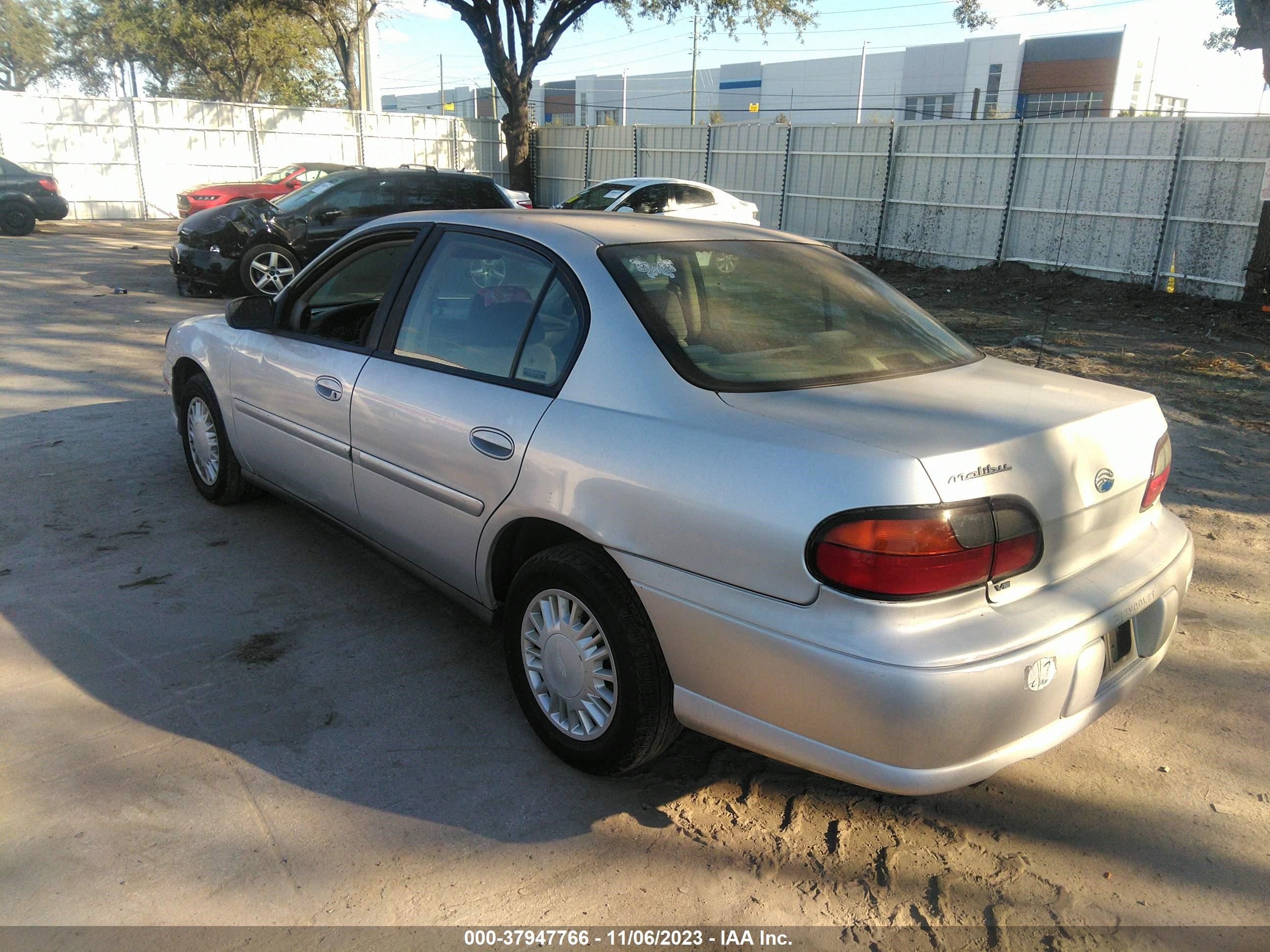 Photo 2 VIN: 1G1ND52JX2M634935 - CHEVROLET MALIBU 