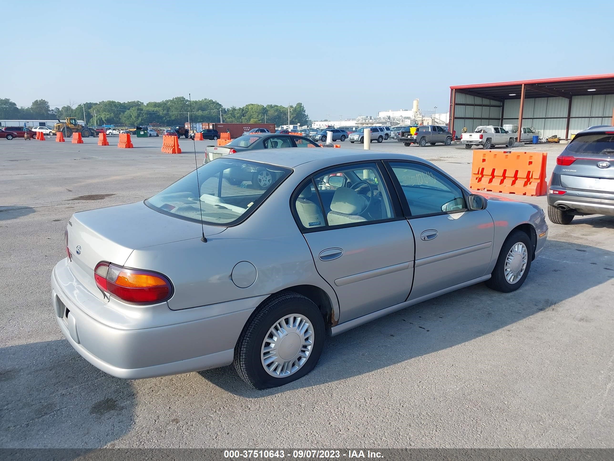 Photo 3 VIN: 1G1ND52JXY6160630 - CHEVROLET MALIBU 