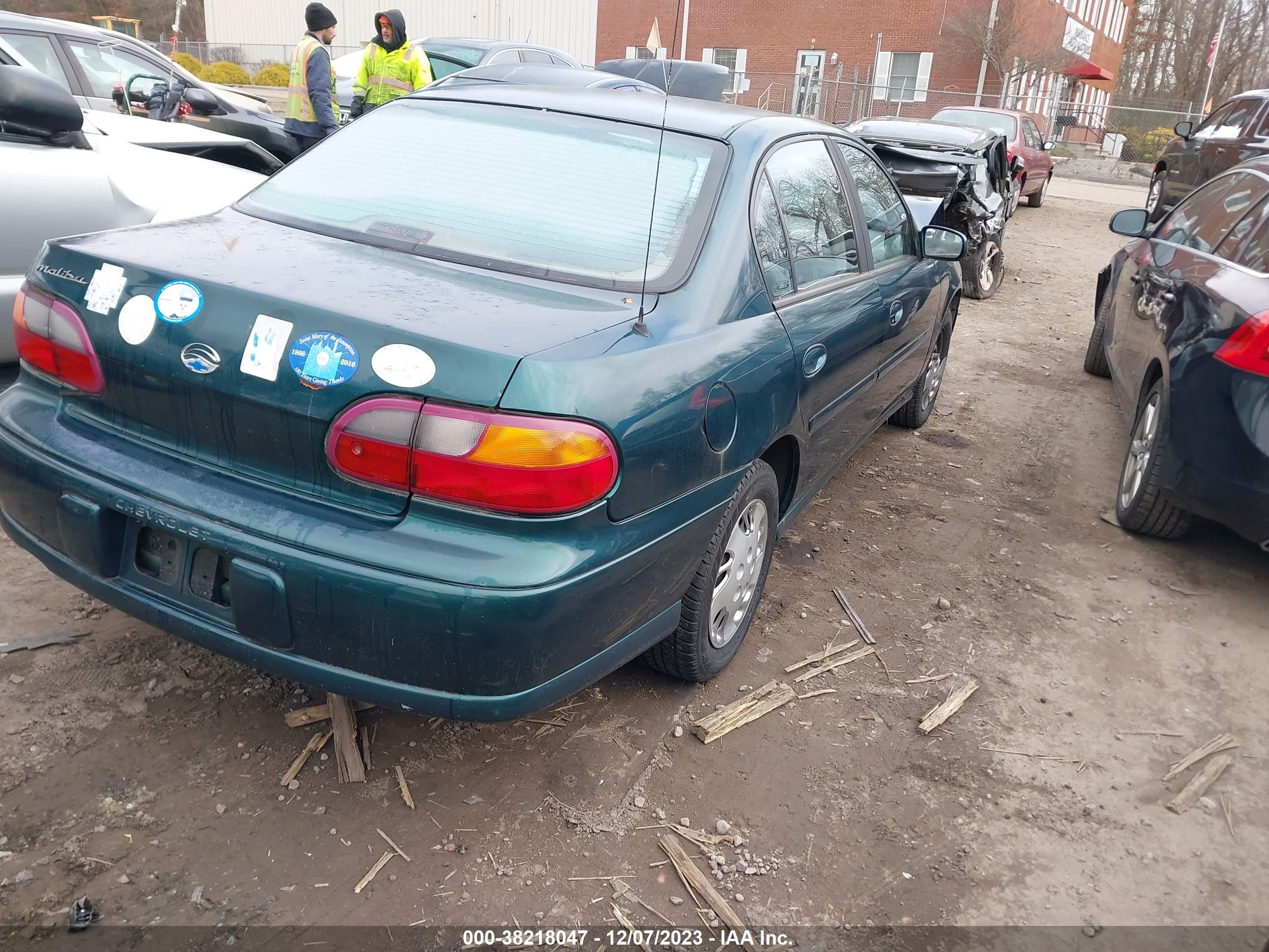 Photo 3 VIN: 1G1ND52MXWY121824 - CHEVROLET MALIBU 