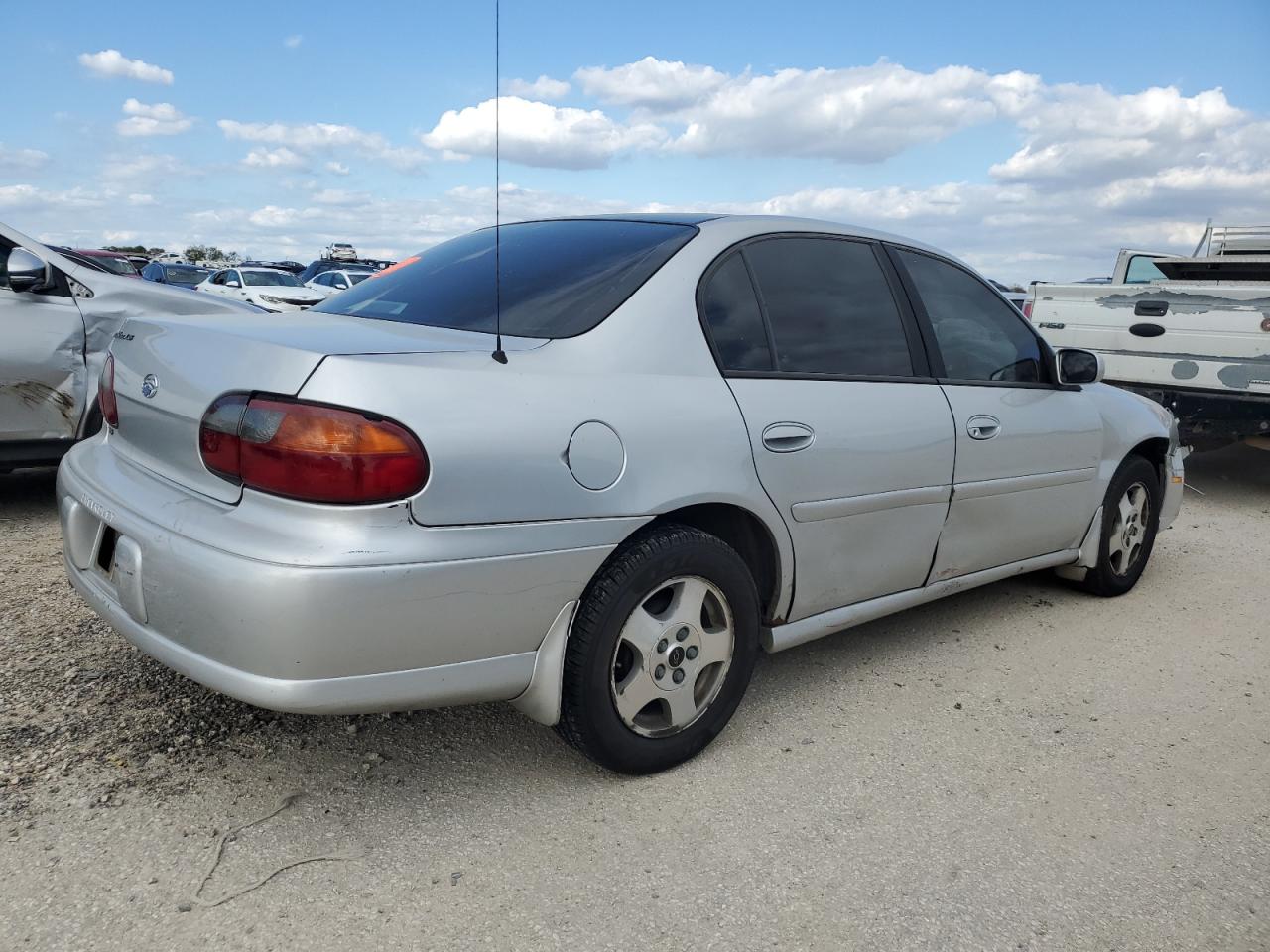 Photo 2 VIN: 1G1NE52J02M708960 - CHEVROLET MALIBU 