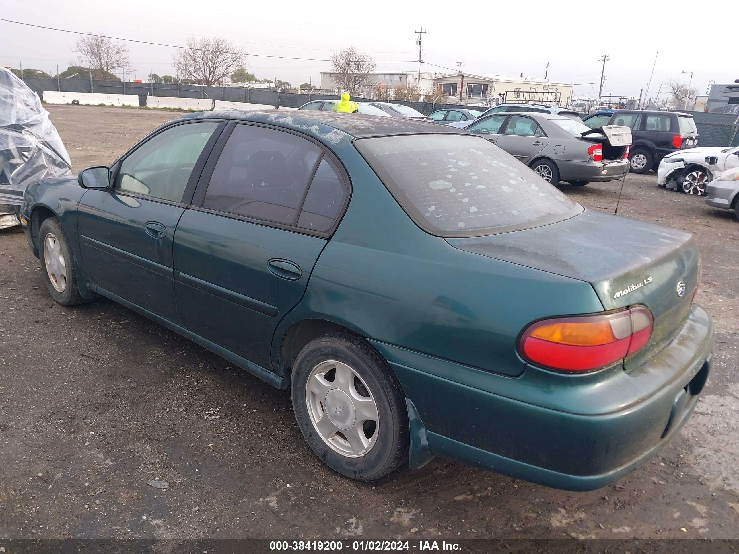 Photo 2 VIN: 1G1NE52J7Y6161148 - CHEVROLET MALIBU 