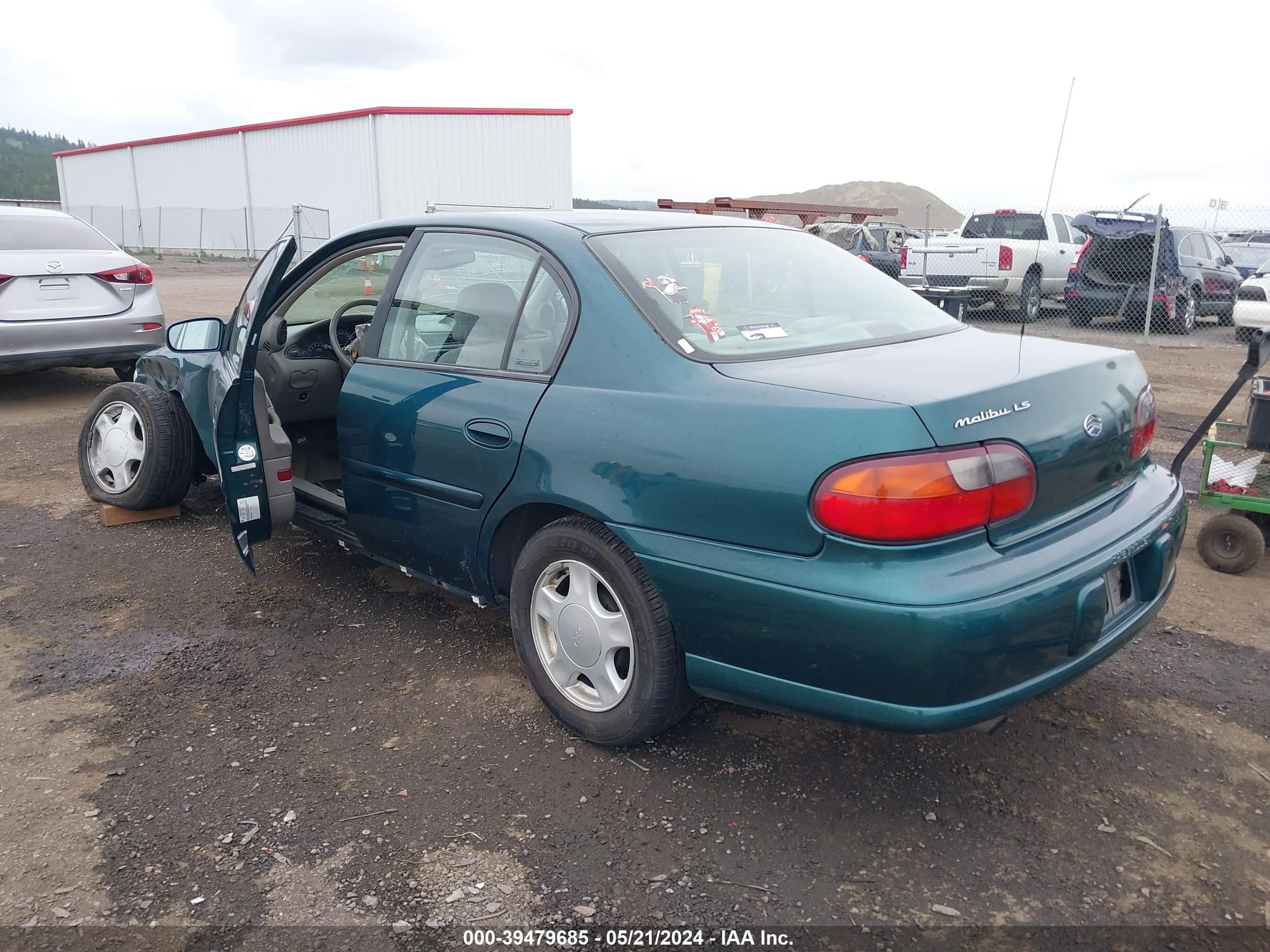 Photo 2 VIN: 1G1NE52J8Y6160137 - CHEVROLET MALIBU 