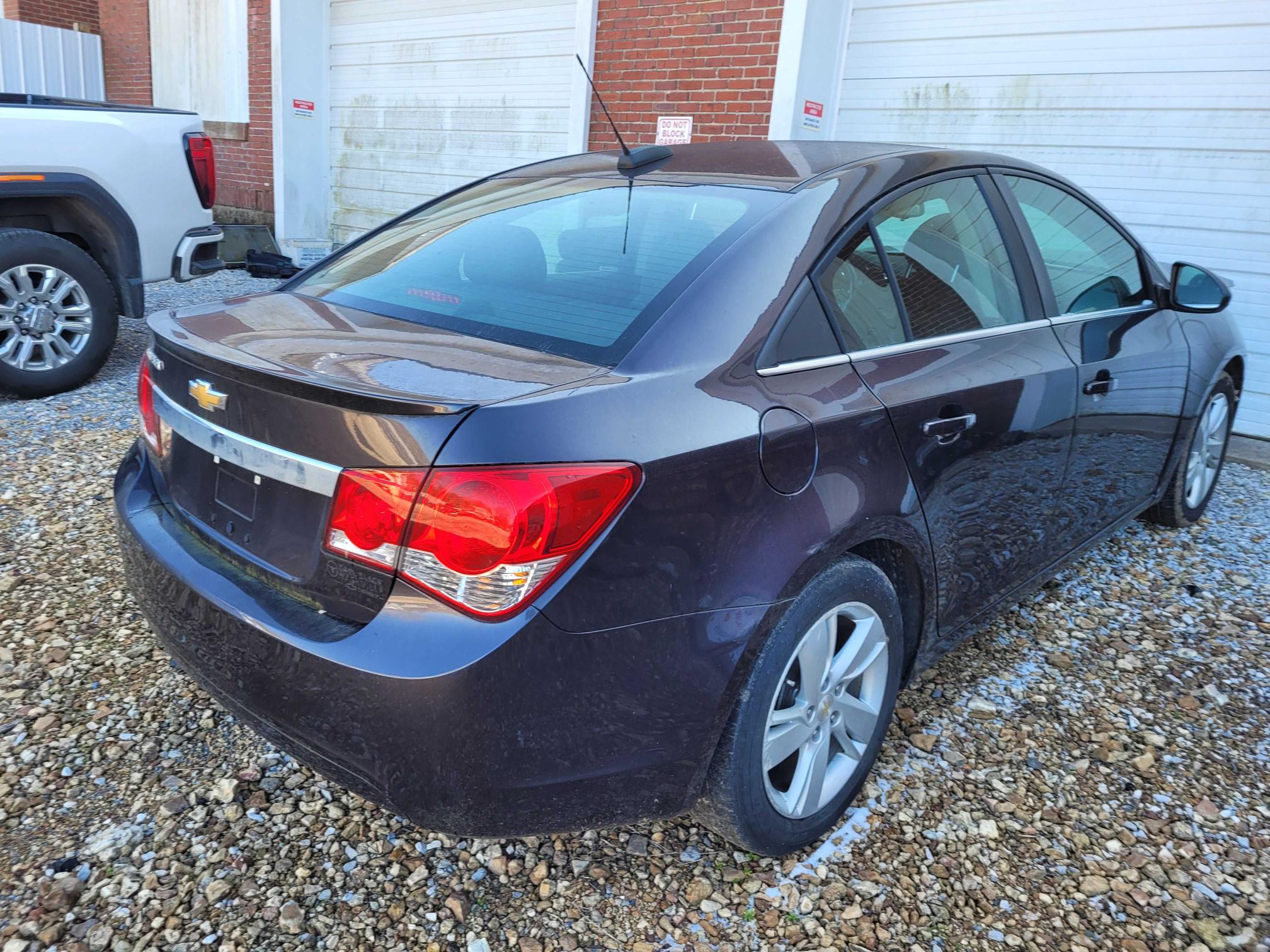 Photo 3 VIN: 1G1P75SZ4F7217451 - CHEVROLET CRUZE 