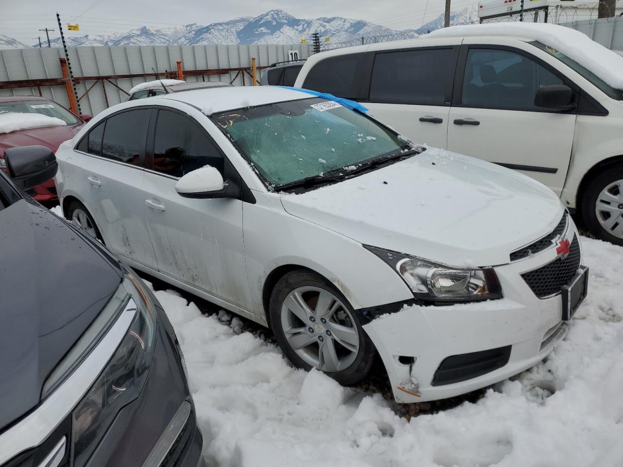 Photo 3 VIN: 1G1P75SZ5E7398123 - CHEVROLET CRUZE 