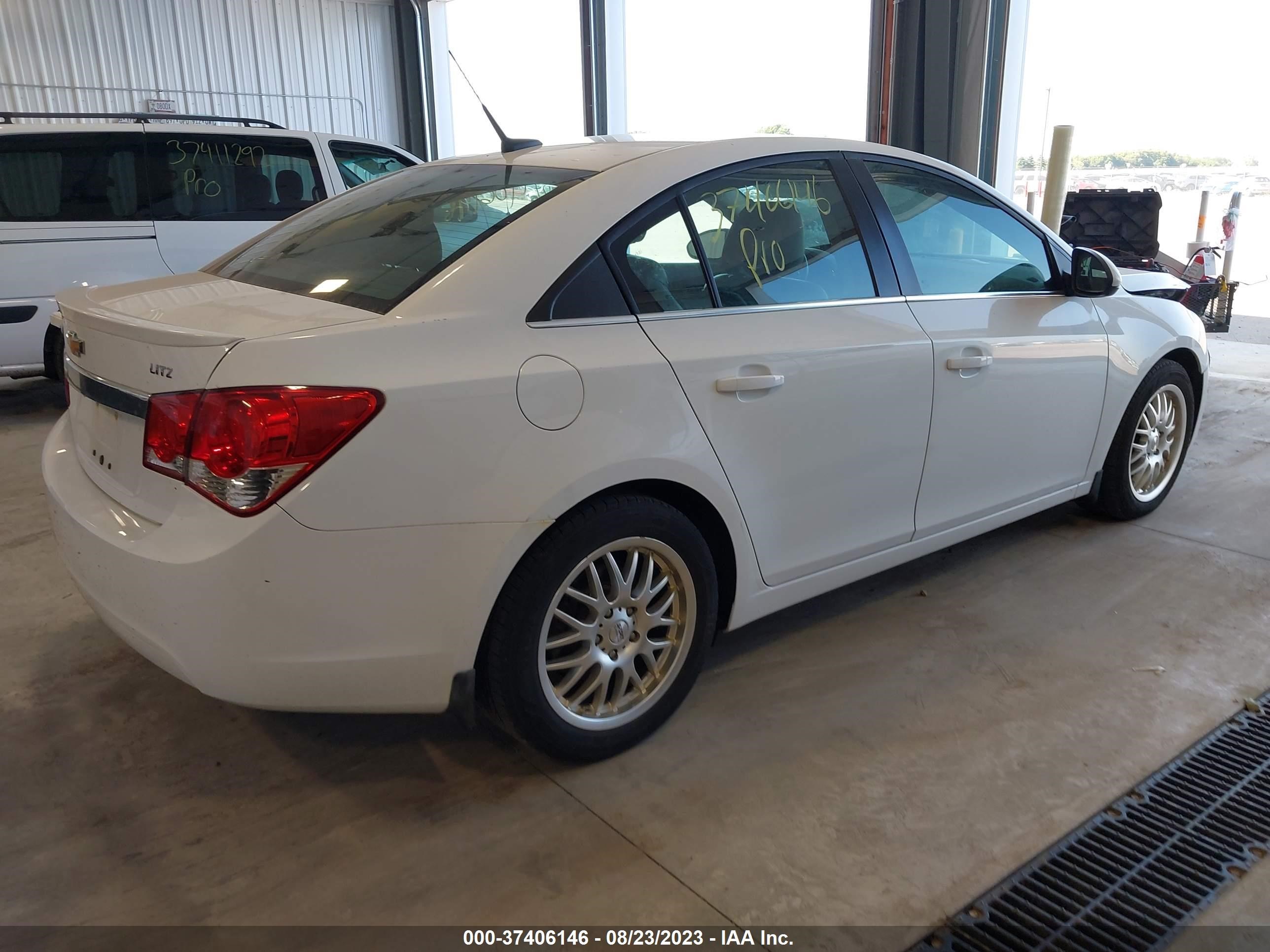 Photo 3 VIN: 1G1P75SZ6E7211942 - CHEVROLET CRUZE 