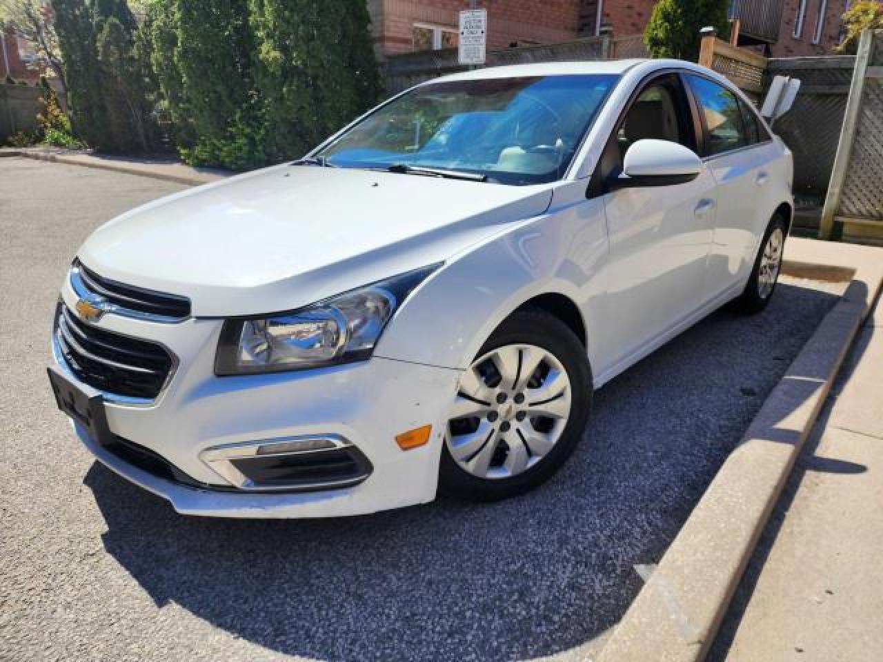 Photo 2 VIN: 1G1P75SZ7F7166950 - CHEVROLET CRUZE 