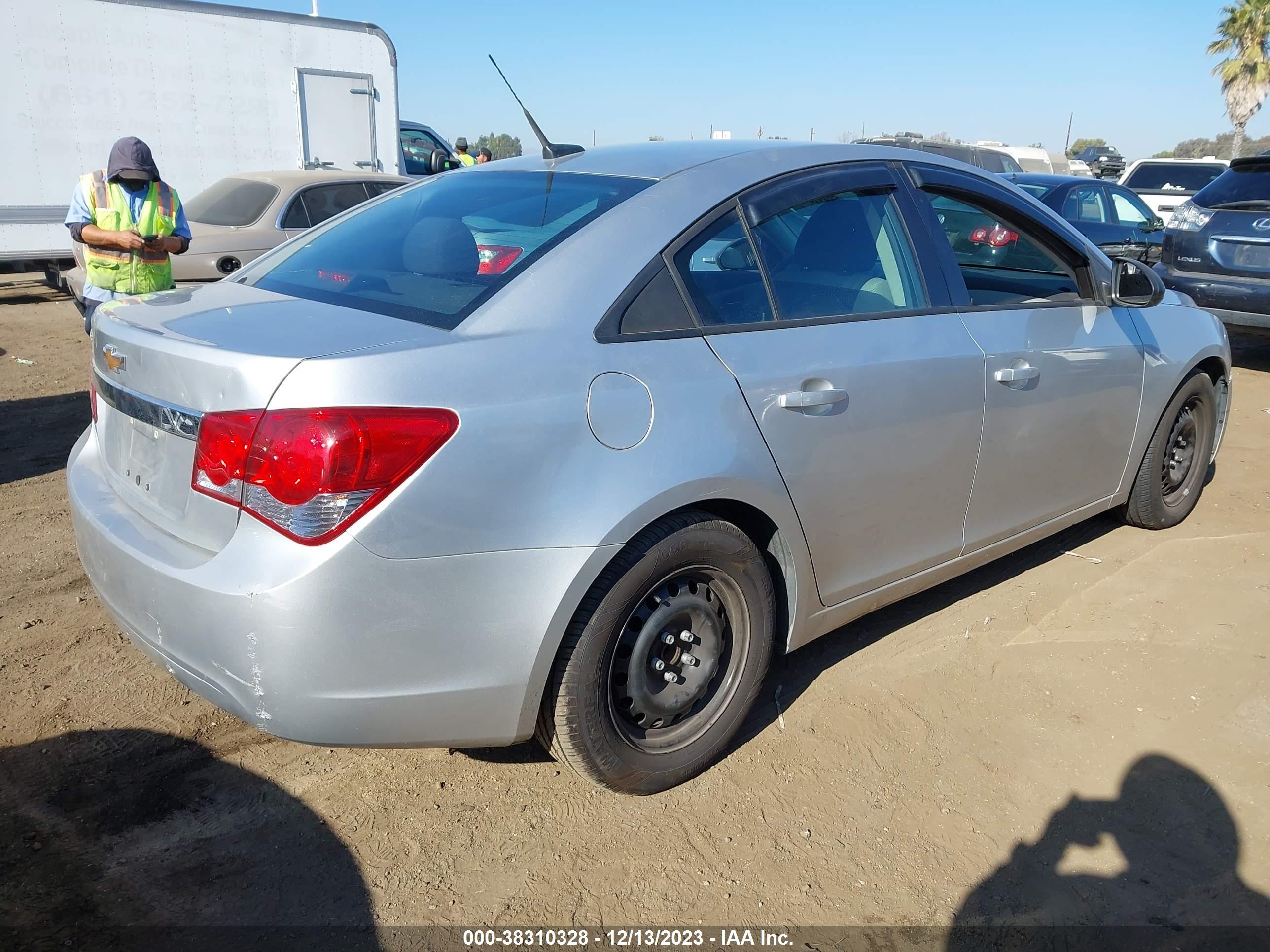 Photo 3 VIN: 1G1PA5SG0E7253667 - CHEVROLET CRUZE 