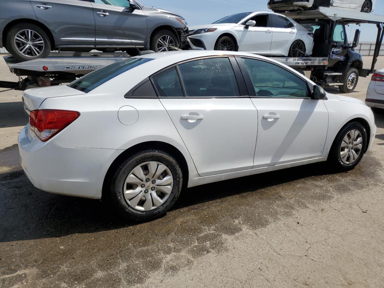 Photo 2 VIN: 1G1PA5SG1F7272360 - CHEVROLET CRUZE 