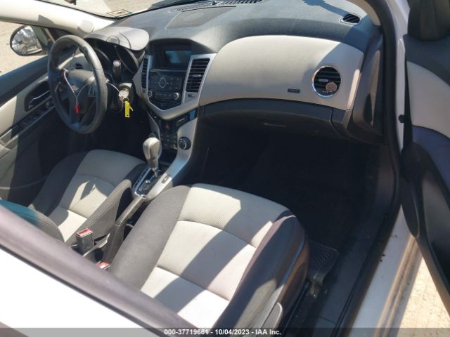 Photo 4 VIN: 1G1PA5SG2F7266454 - CHEVROLET CRUZE 