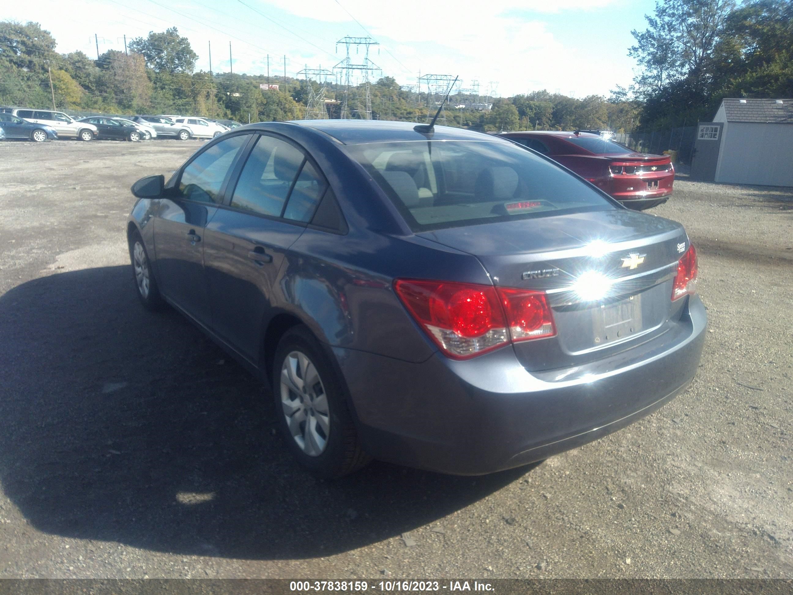 Photo 2 VIN: 1G1PA5SG4E7217643 - CHEVROLET CRUZE 