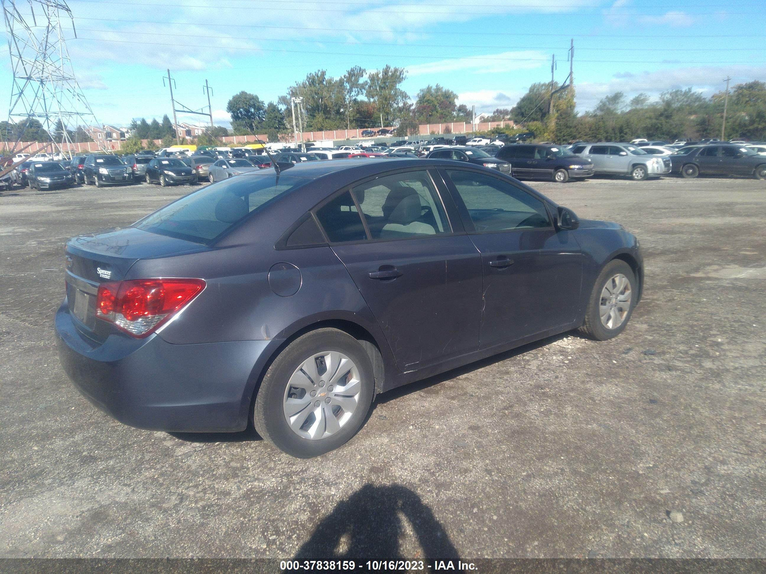 Photo 3 VIN: 1G1PA5SG4E7217643 - CHEVROLET CRUZE 