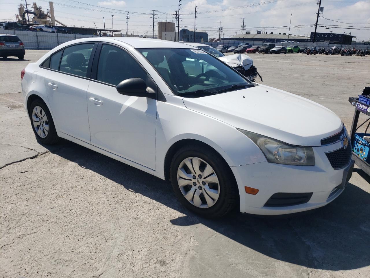 Photo 3 VIN: 1G1PA5SG4E7318102 - CHEVROLET CRUZE 