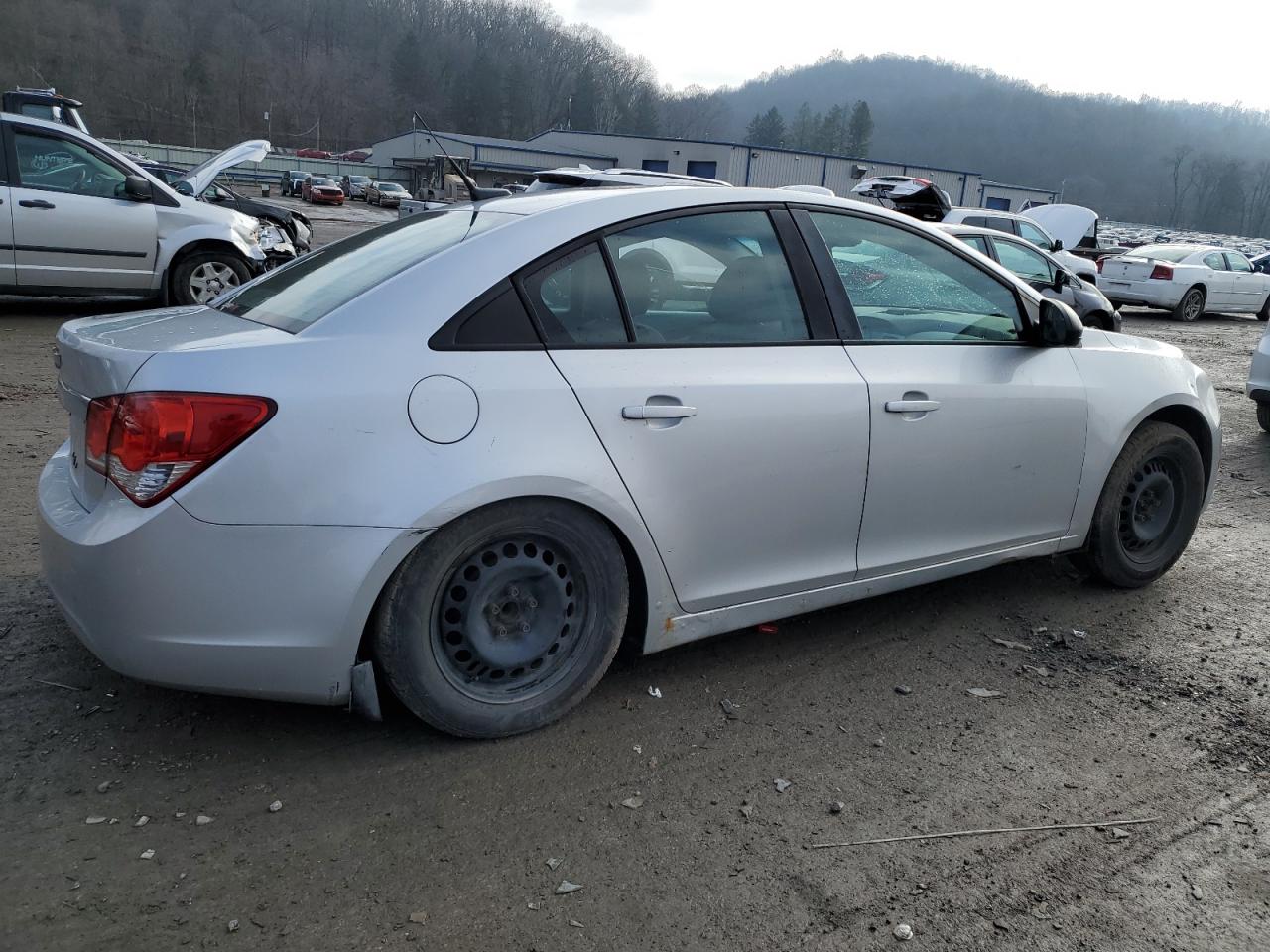 Photo 2 VIN: 1G1PA5SG8E7206807 - CHEVROLET CRUZE 